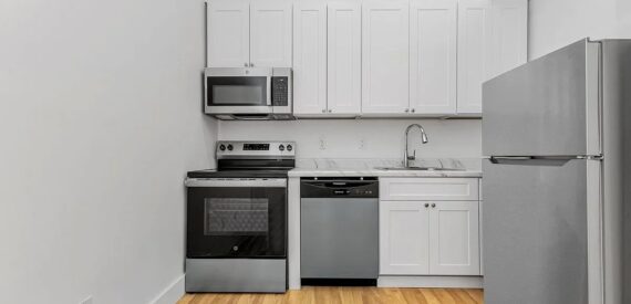 Luxury 1 bedroom loft in the Garment District ~ Doorman ~ Laundry