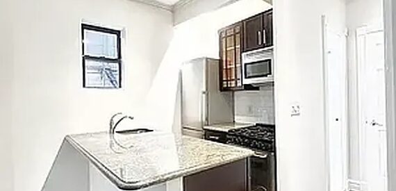 Amazing large and bright one bedroom apartment in Upper East Side Laundry in building!!