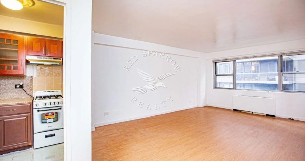 Amazing open layout on East 49th Street in Turtle Bay