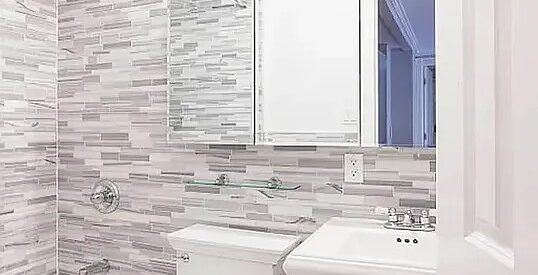 Beautiful renovated laundry in unit dishwasher wine cooler amazing 2 bedroom East Village