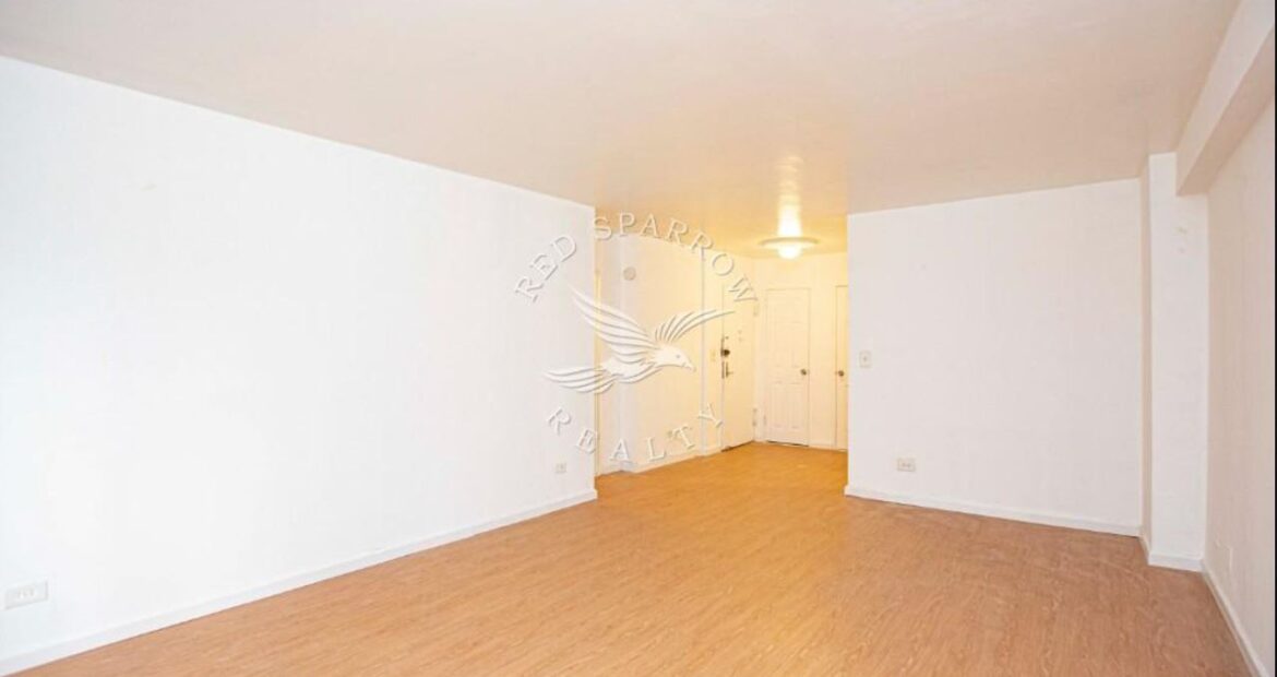 Amazing open layout on East 49th Street in Turtle Bay