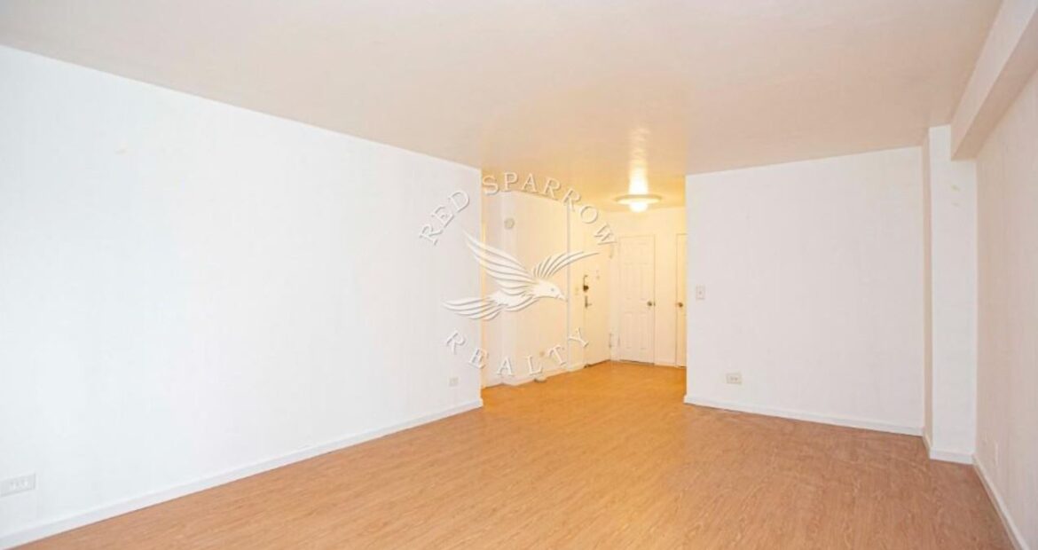 Amazing open layout on East 49th Street in Turtle Bay