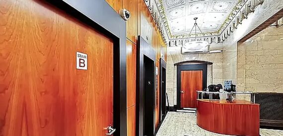 Luxury 1 bedroom loft in the Garment District ~ Doorman ~ Laundry