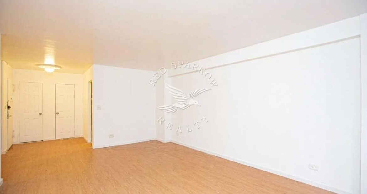 Amazing open layout on East 49th Street in Turtle Bay
