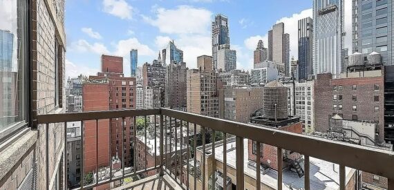 Amazing 3 Bedroom 2 baths beautiful apartment ~ washer and dryer in unit Queen size bedrooms Doorman Roofdeck