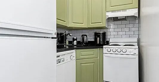 Amazing west Village One bedroom apartment elevator laundry in the building !!!