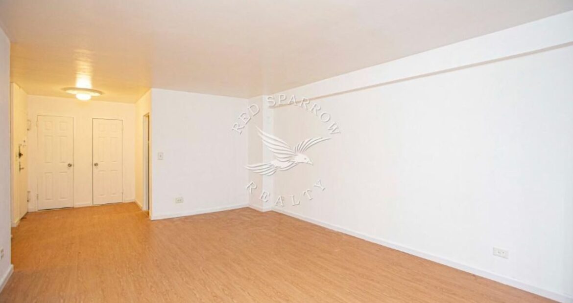 Amazing open layout on East 49th Street in Turtle Bay