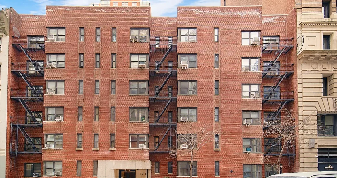 Huge Elegant Bright Alcove Studio in Flatiron Laundry Elevator !!!